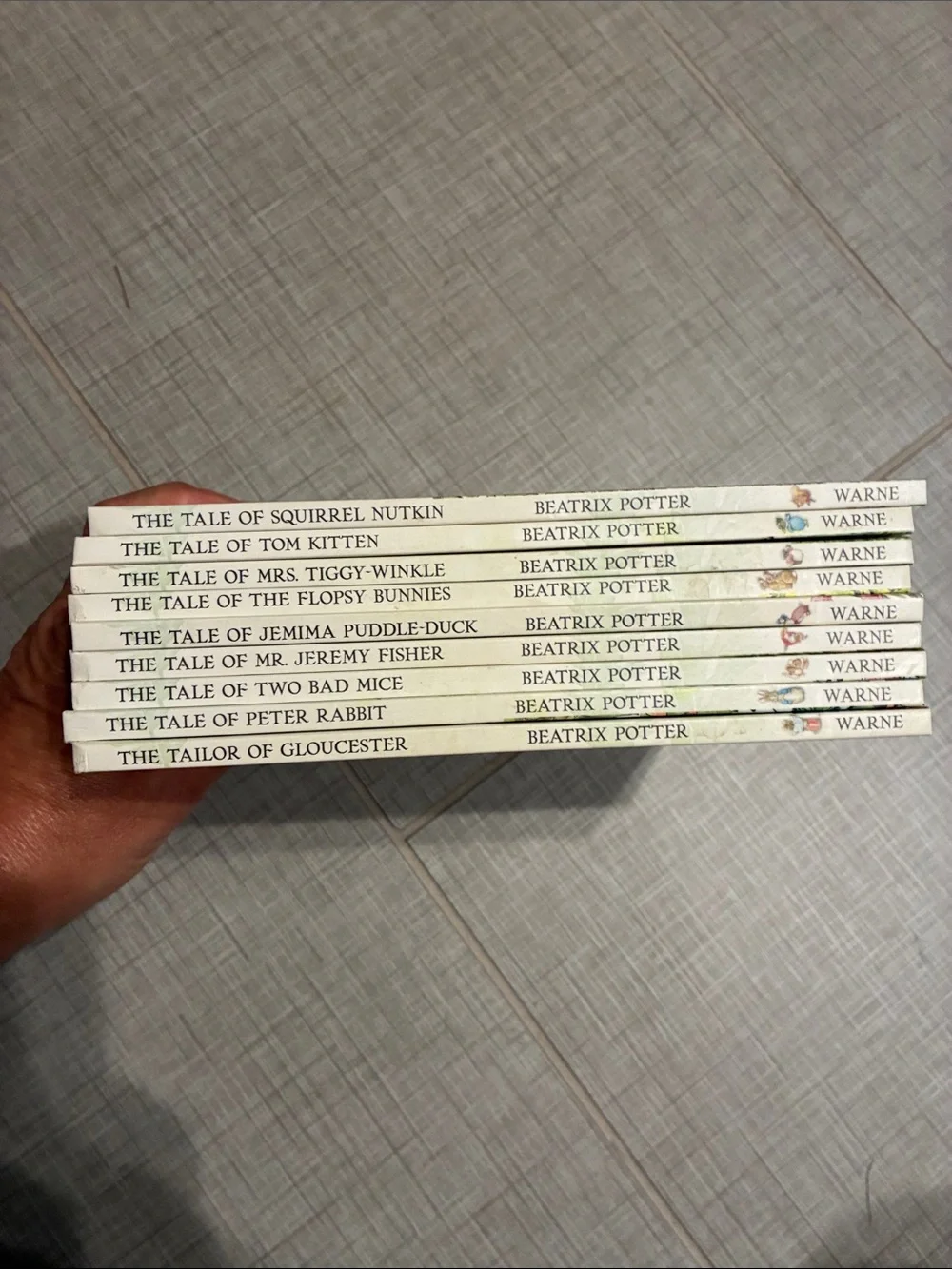 Beatrix Potter The Tale of Squirrel Nutkin Classic Kids Book - White